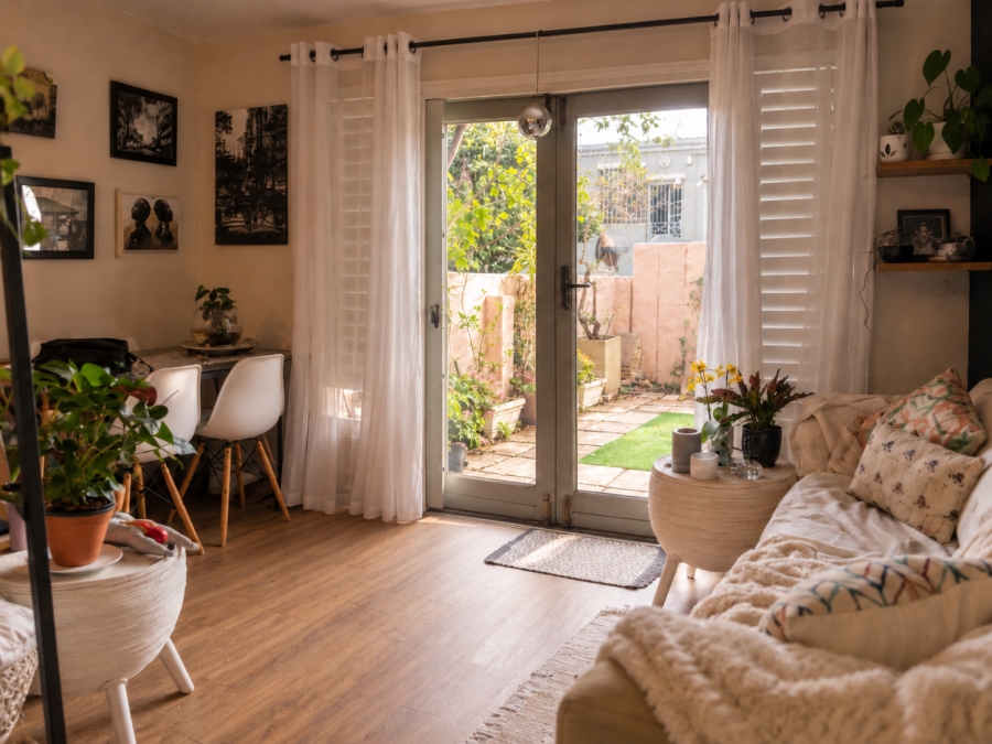 To Let 1 Bedroom Property for Rent in Vredehoek Western Cape